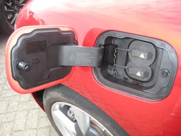 Car image 28