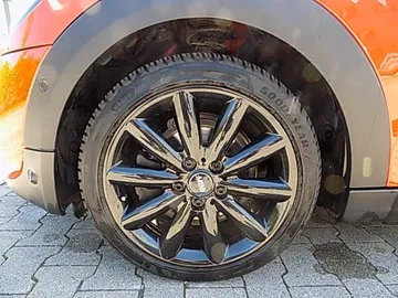 Car image 29