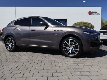 Car image 30
