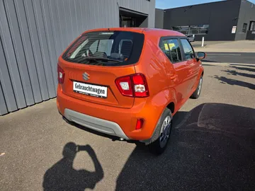 Car image 5