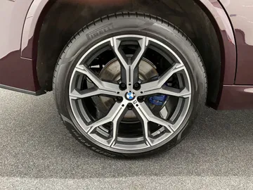 Car image 28