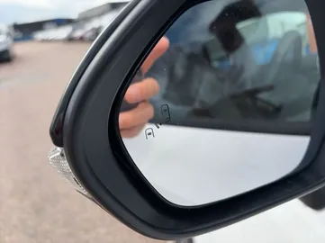 Car image 27