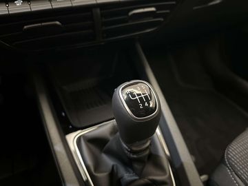 Car image 30