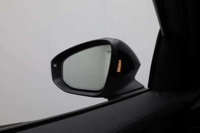 Car image 33