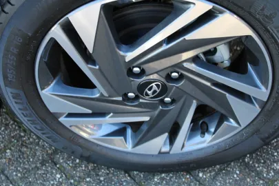 Car image 23