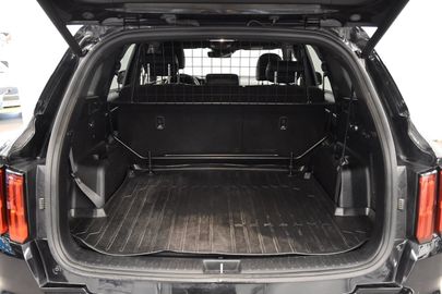 Car image 32