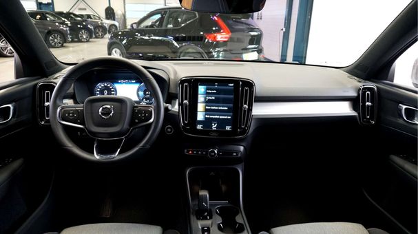 Volvo XC40 Recharge T4 155 kW image number 4