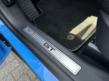 Car image 38