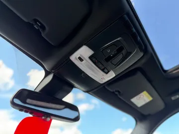 Car image 37