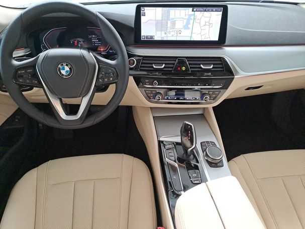 BMW 520i Touring 135 kW image number 7