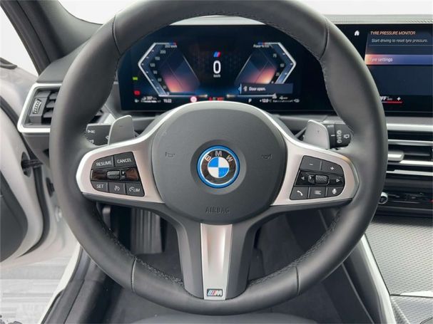 BMW 330 Touring xDrive 185 kW image number 18