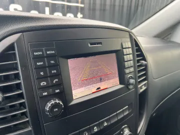 Car image 35
