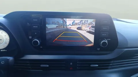 Car image 17