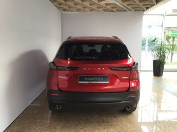 Car image 4