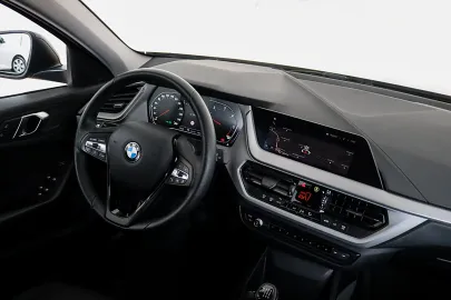 Car image 33