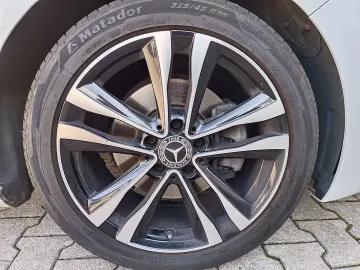Car image 35