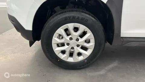 Car image 20