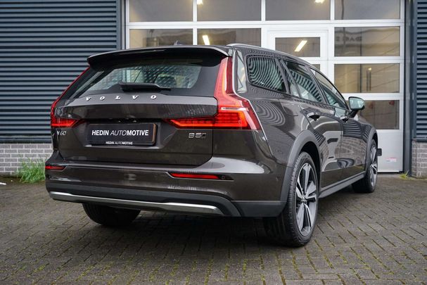 Volvo V60 Cross Country AWD B5 184 kW image number 6