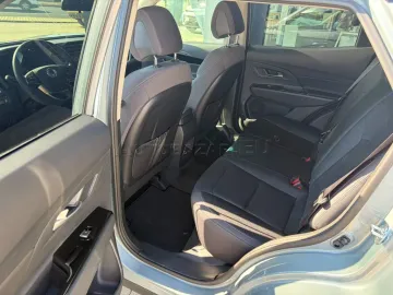 Car image 33