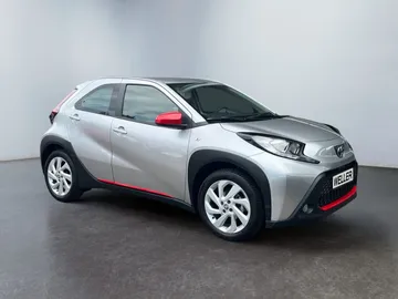 Car image 2