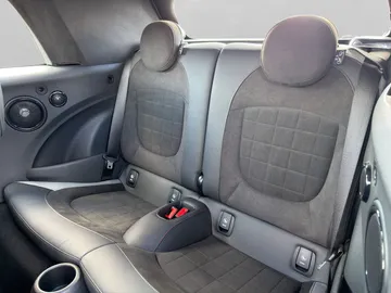 Car image 29