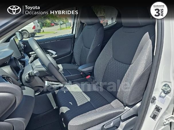 Toyota Yaris Hybrid 85 kW image number 17