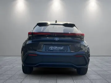 Car image 4