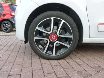 Car image 21