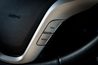 Car image 34