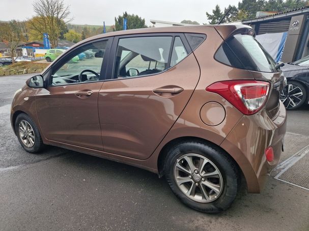 Hyundai i10 1.2 YES! Silver 64 kW image number 3