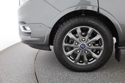 Car image 30