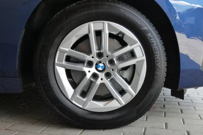 Car image 32