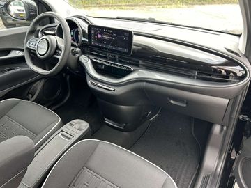 Car image 30