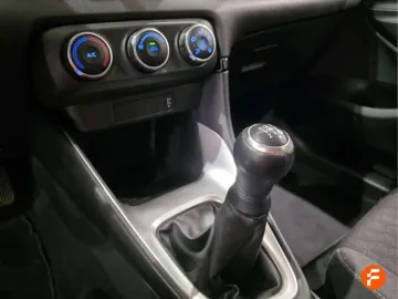 Car image 24