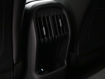 Car image 38