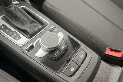 Car image 23