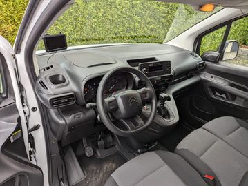 Car image 13