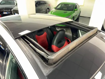 Car image 30