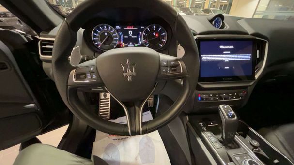 Maserati Ghibli 2.0 GT 243 kW image number 16