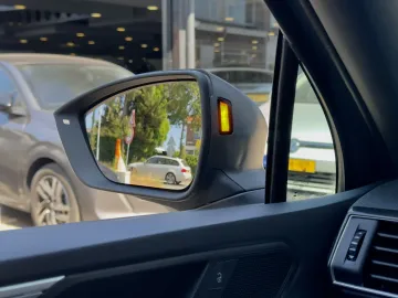 Car image 38