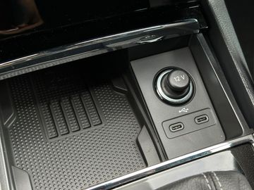 Car image 36