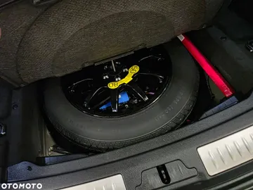 Car image 40