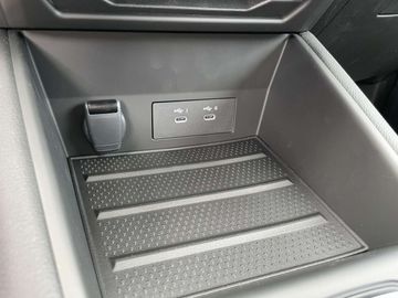 Car image 31