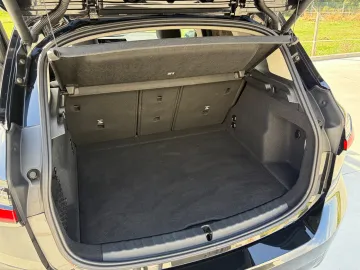 Car image 32