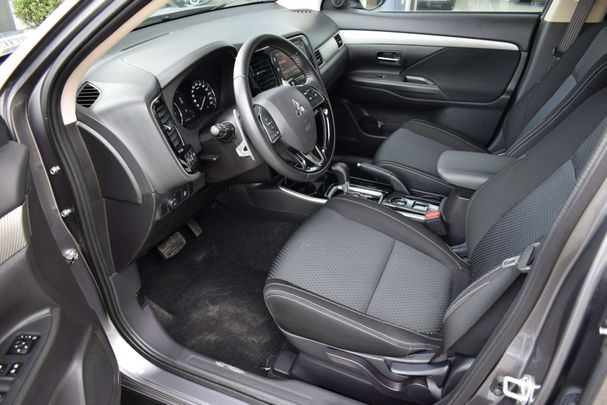 Mitsubishi Outlander 2.0 110 kW image number 4