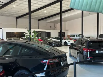 Car image 37