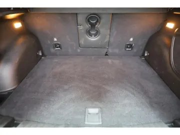 Car image 47