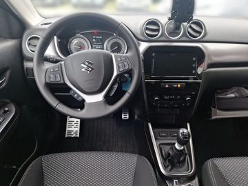 Car image 14