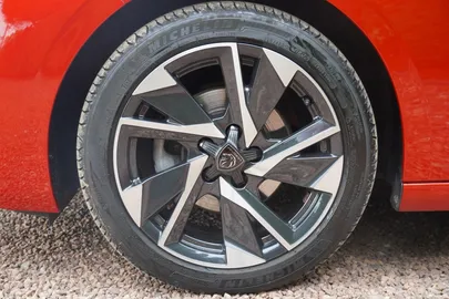 Car image 36