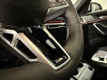 Car image 34